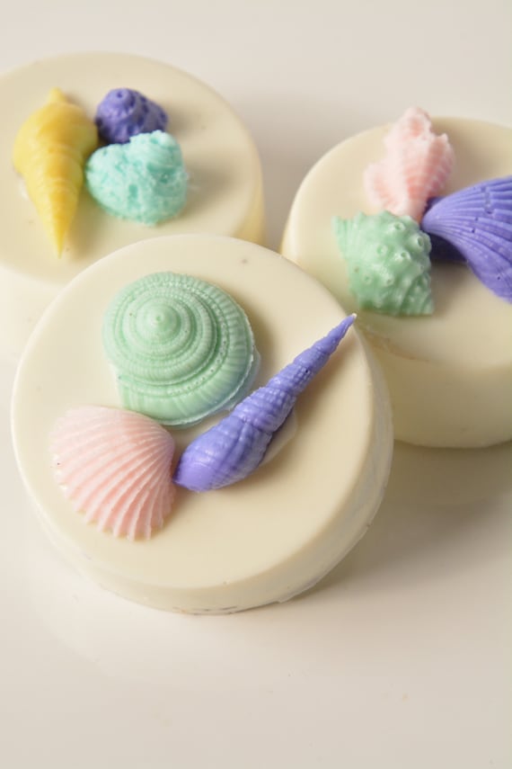 Sea Shell Chocolate Covered Oreos, Gourmet Chocolates, Beach wedding, Party Favors, Handmade, Wedding Favors, Bridesmaid Gift Il_570xn