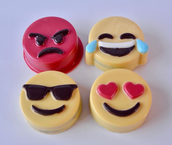 Emoji Oreo Chocolate Covered Oreo Set (12), Emoji Candy, Emoji Birthday, Emoji Party, Emoji Theme, Emojis, Emoji Favor, Emoji candy Il_570xn