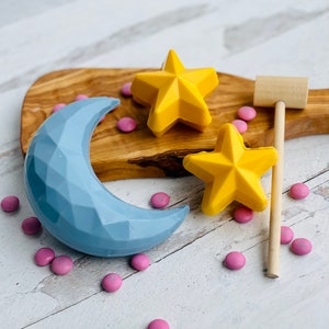 Breakable Chocolate Moon and Star, Gender Reveal, Moon Chocolate, Gender Reveal Party, Birthday, Engagement Gift, Gender Reveal Ideas