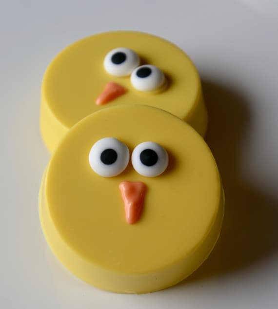 Easter Decorations, Easter Baskets, Baby Shower, Easter Basket, Chicken, Cookies, Farm, Easter decor, Chocolate, Easter gifts, Oreo, Candy Il_570xn