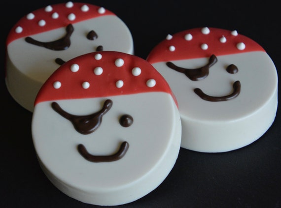 Chocolate Covered Oreos Pirates Favor(12),Pirate Party,Baby Shower Ideas,Baby Shower Party Favors,Chocolate Pirate Cookie,Pirate Chocolates Il_570xn