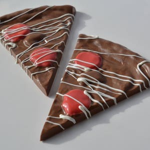 Chocolate Pizza (6), Party Favor, Chocolate Pizza Slice, Party Food, Pizza Candy, Pizza Chocolate Favor, Candy, Chocolate, Pizza