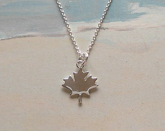 wholesale canada dainty tiny Sterling Silver Maple Leaf Charm jewelry supplies filigree silver leaf jewellery maple leaf pendant