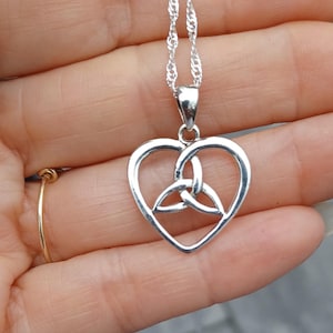 Triquetra Knot Necklace, Celtic Knot Necklace, Celtic Trinity Knot, Gaelic pendant Necklace, Irish Celtic Necklace,Norse Pendant,Mother Gift