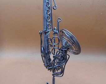Saxofón decorativo hecho principal en hilo de aluminio – Escultura musical artesanal