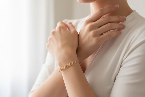 Bracelet prénom personnalisé – Bijou fait main élégant