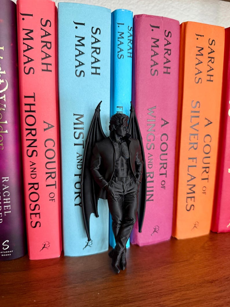 Rincón de lectura Rhysand inspirado en ACOTAR - Chicos murciélago - Feyra - Papá Sombra - Velaris - Romantasía - Decoración de estantería - Regalo para amantes de los libros - Contenido erótico imagen 3