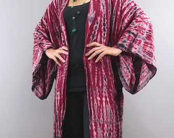 Kimono tie-dye rojo burdeos, chaqueta de verano de rayón teñida a mano, talla única.