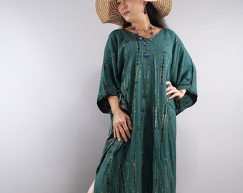 Vestido largo tipo caftán de rayón con estampado tie-dye verde, talla única.