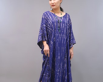 Vestido largo tipo caftán de rayón violeta teñido a mano, talla única.