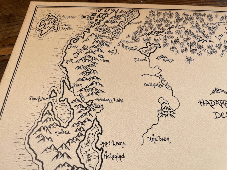Hand-drawn Eragon Map: Alagaesia Fantasy Print Art imagen 9