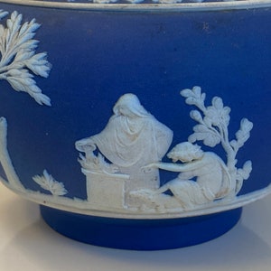 Wedgwood Neoclassical Portland Blue Older Jasperware Porcelain Sugar Bowl 1905 image 6