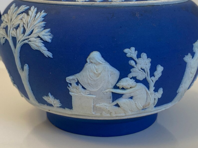 Wedgwood Neoclassical Portland Blue Older Jasperware Porcelain Sugar Bowl 1905 image 6