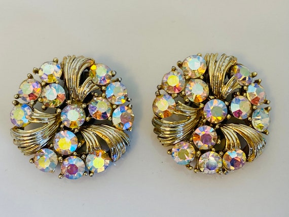 Vintage lisner clip sale earrings