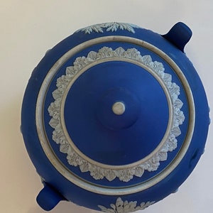 Wedgwood Neoclassical Portland Blue Older Jasperware Porcelain Sugar Bowl 1905 image 3