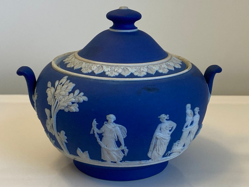 Wedgwood Neoclassical Portland Blue Older Jasperware Porcelain Sugar Bowl 1905 image 2