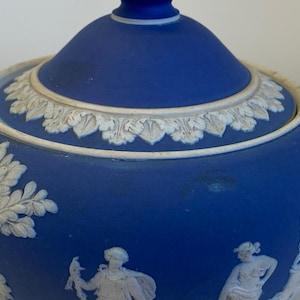 Wedgwood Neoclassical Portland Blue Older Jasperware Porcelain Sugar Bowl 1905 image 5