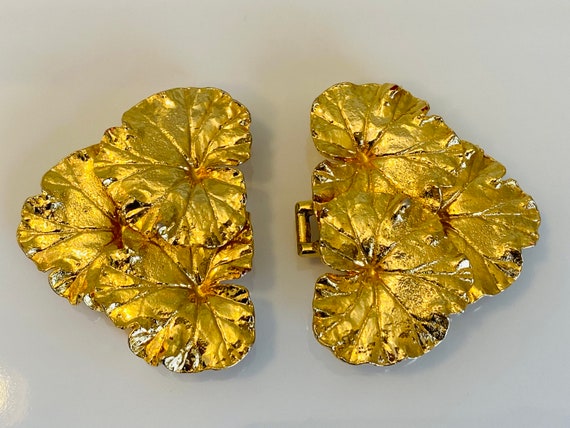 Mimi di N Vintage Geranium Leaves 1981 Gold Tone … - image 2