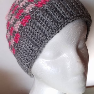 Pink Grey Messy Bun Beanie, Ponytail Hat, Women&#39;s Cowl, Mombie Hat, Gift for Wife, Christmas Gift, tween winter wear, drawstring gator scarf