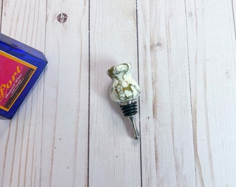 Marbled Resin Wine Bottle Stopper: White and Gold, Chrome Finish
