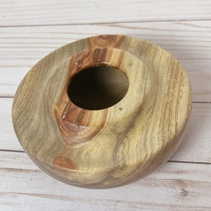 Camphor wood bowl - Top view showing variety of colros in the wood grain