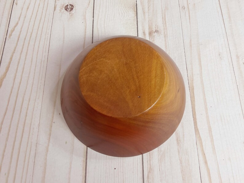 Eucalyptus wood bowl - bottom of the bowl