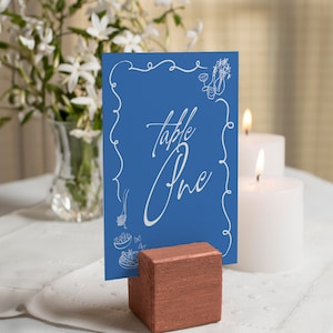 VINO Handgezeichnete Hochzeit Tischnummern Vorlage, Handgezeichnetes kritzeln illustriert lustige Hochzeit Tischnummern, Instant Download Templett