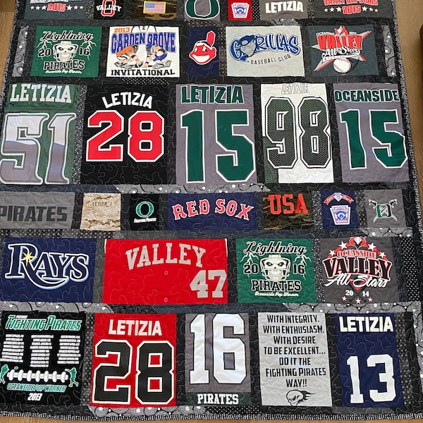 Camisetas deportivas hechas a mano con acolchado de memoria
