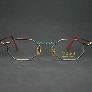 Armação de óculos criativa dos anos 90, formato oval octogonal Taxi 251, design artístico, nova, estoque antigo (NOS), tamanho 44-20-145, Casanova, madrepérola.
