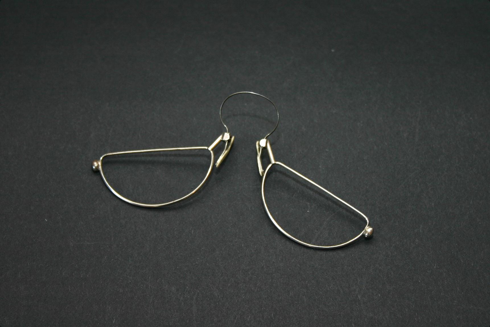 Half Moon Vintage Reading Glasses - Spring Hinge +1 To +4 Strength, Unisex Metal Frame