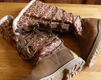 bottes chaussures TIMBERLAND édition limitée / en cuir et toile brodée UK 7 USA 9 France 40