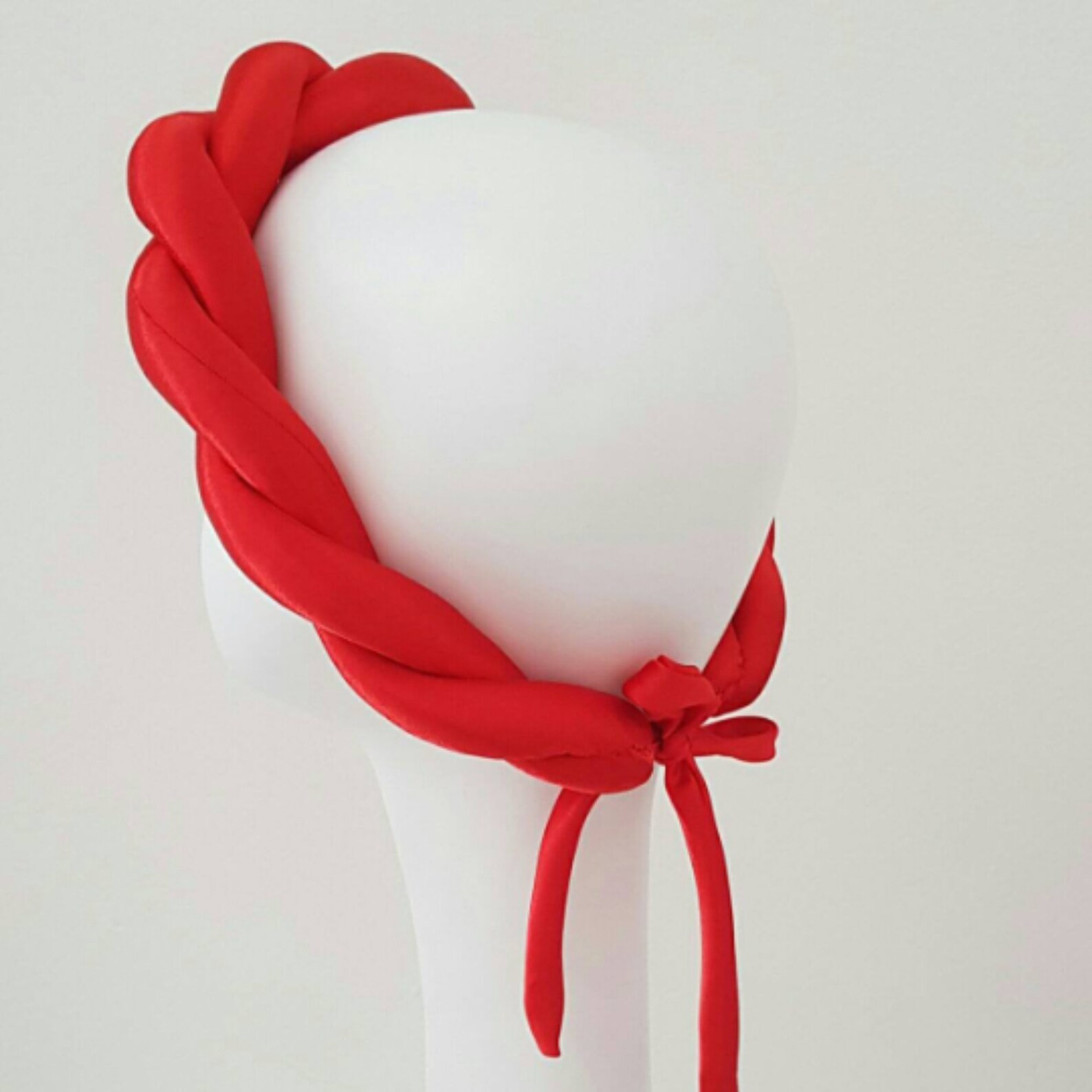 The Hidden Symbolism Of The Vietnamese Funeral Headband - rr3y5hs