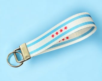 Personalized Chicago Flag Nylon Key Fob - Custom Chi-Town Wristlet Keychain with Text, Chicagoan Souvenir, Windy City Keepsake Keyring