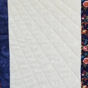 Log Cabin Cross 30 x 40 Wall Lap Table Small Quilt in Navy Blue Gold Metallic and Cream 100% Cotton Fabric. Features Sun Ray's quilting. image 6