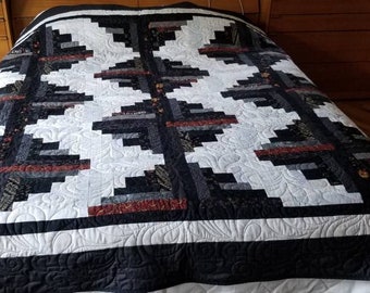 86x86 Lrg Quilt Black White Log Cabin with Black Gray Rust accent fabric. Neutral Cream Gray n White Fabric. Pet free/smoke free home