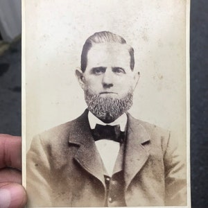 Antique gentleman with a great beard cabinet card . Cabinet card gentleman . Antque photography . 1800s photography