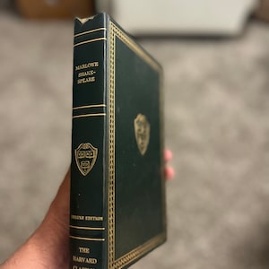Elizabeth drama livre vintage