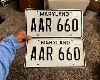 Vintage Maryland license plate pair.