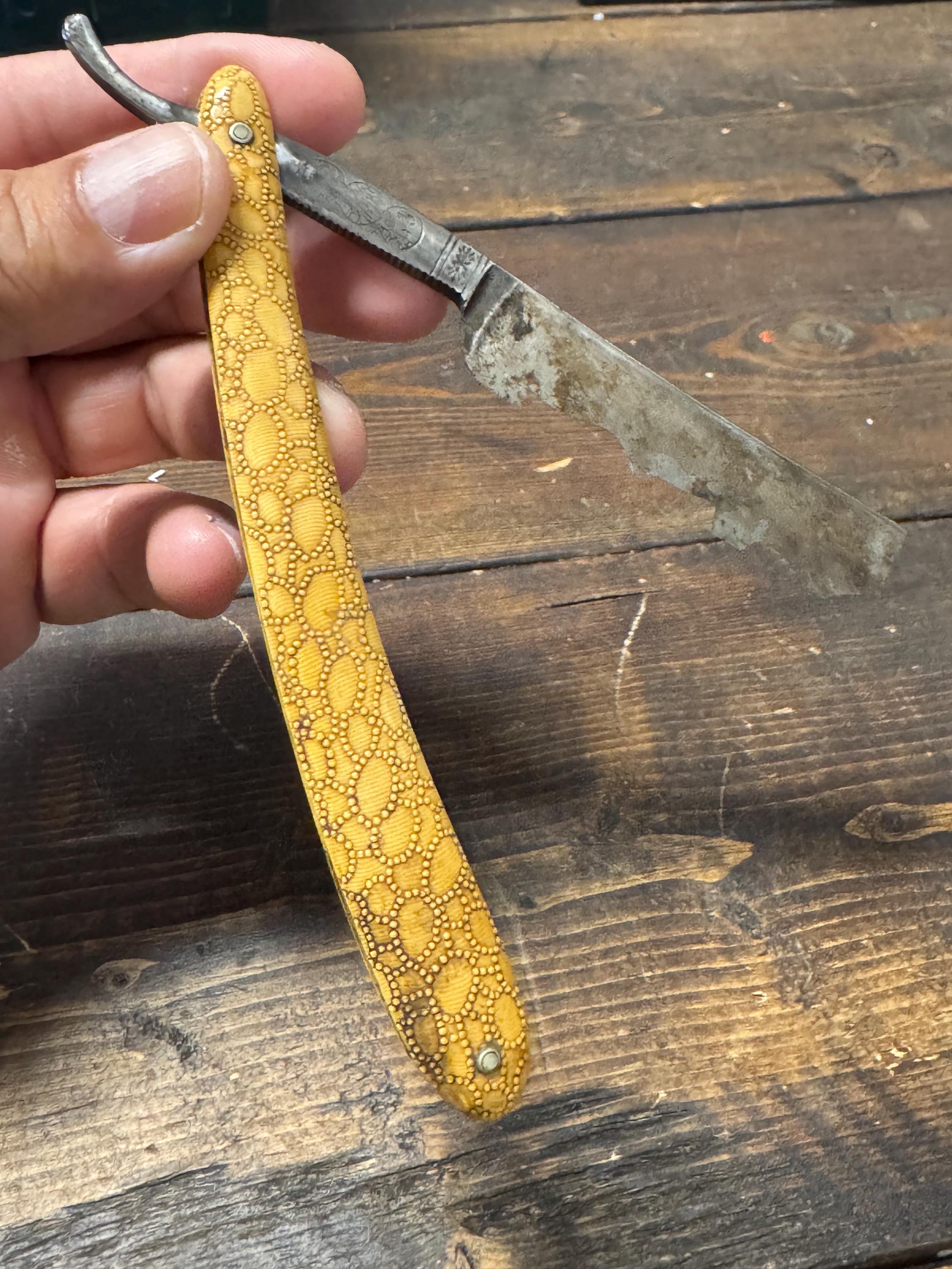 Vintage Straigjt Razor With Cool Handle . Vintage Straight Razor 80 the ...