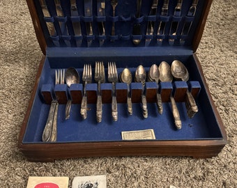 Holmes and Edwards Inlaid Silverplate silverware vintage with wooden case 53 pieces  . Vintage silver plate silver