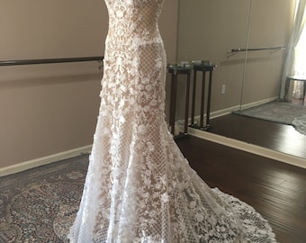 3D lace bridal gown