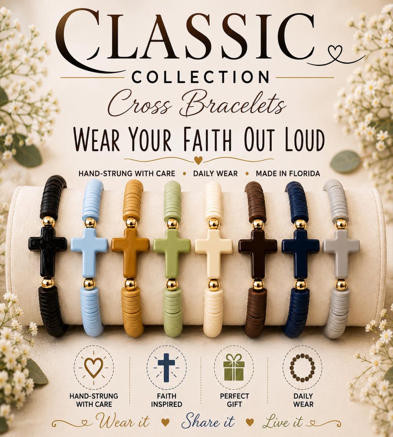 Op de afbeelding: Acht elastische armbanden met platte ronde kralen in zwart, lichtblauw, mosterdgeel, saliegroen, cr&egrave;me, donkerbruin, marineblauw en grijs. Elke armband heeft een centraal kruisje geflankeerd door twee kleine goudkleurige metalen kraaltjes.