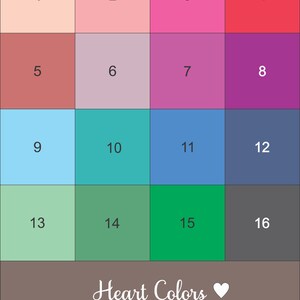 Pode incluir: Uma carta de cores com 16 cores diferentes, numeradas de 1 a 16. As cores est&atilde;o dispostas em uma grade de 4x4. As cores s&atilde;o: p&ecirc;ssego, rosa, vermelho, roxo, marrom, cinza, rosa claro, roxo escuro, azul claro, turquesa, azul, azul escuro, verde claro, verde escuro, cinza e cinza escuro. A carta &eacute; intitulada "Heart Colors" e "The Picture Frame Shop".