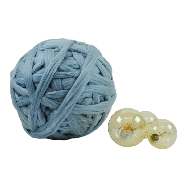 1kg Cream Mammoth® Giant Super Chunky Big Extreme Arm Knitting Merino Like Yarn