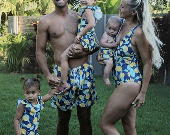 Tropical Family Matching Swimsuits – Coordinated Swimwear for Mom, Dad, Kids, and Babies – Perfect for Beach Days and Pool Fun!