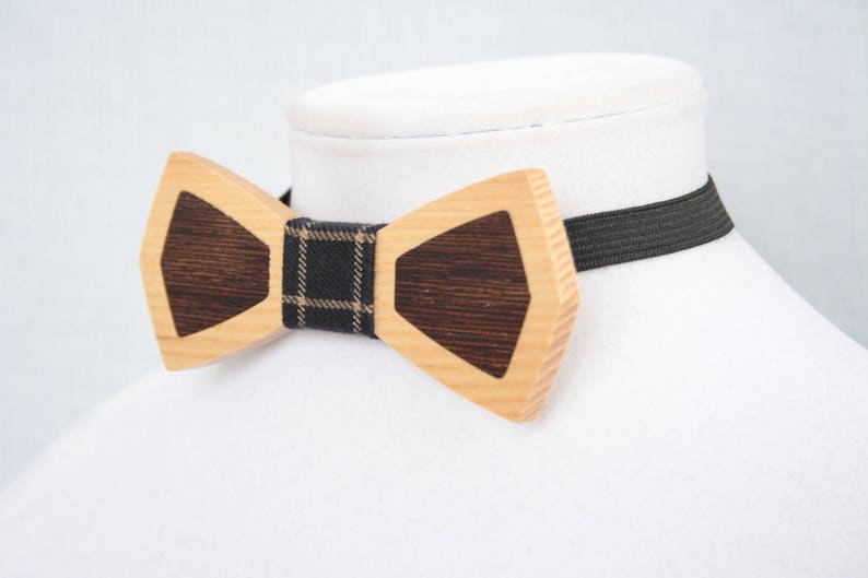 Wood natural and brown bow tie for men