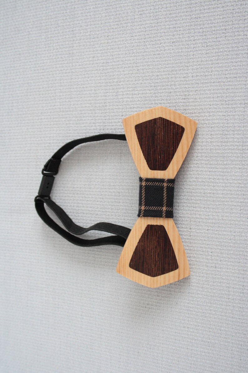 Wood natural and brown bow tie for men
