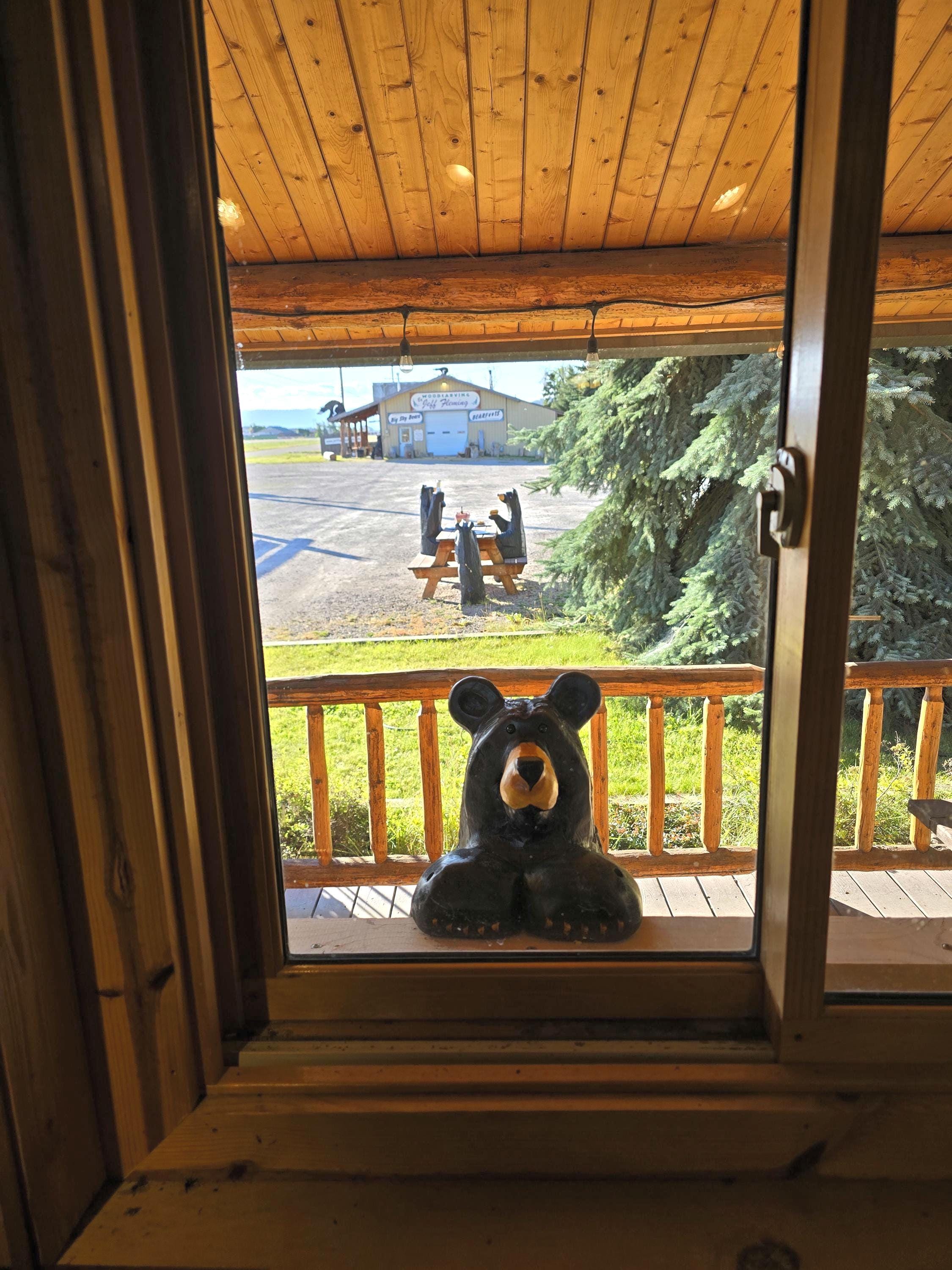 Original chainsaw peeker bear