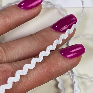 Weißes Zackenband, 0,3 cm breit, rein-weiße Jumbo-Rac-Zierleiste, lose Ware, ST1082
