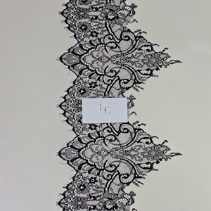 Pizzo nero, pizzo francese, pizzo chantilly, pizzo da sposa, pizzo smerlato, pizzo cigliato, pizzo floreale, pizzo per lingerie tagliato su misura L83324_1